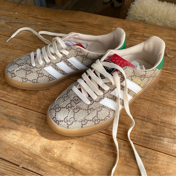 Gucci -Adidas Gazelle Sneakers Women Size 7 - Picture 1 of 7